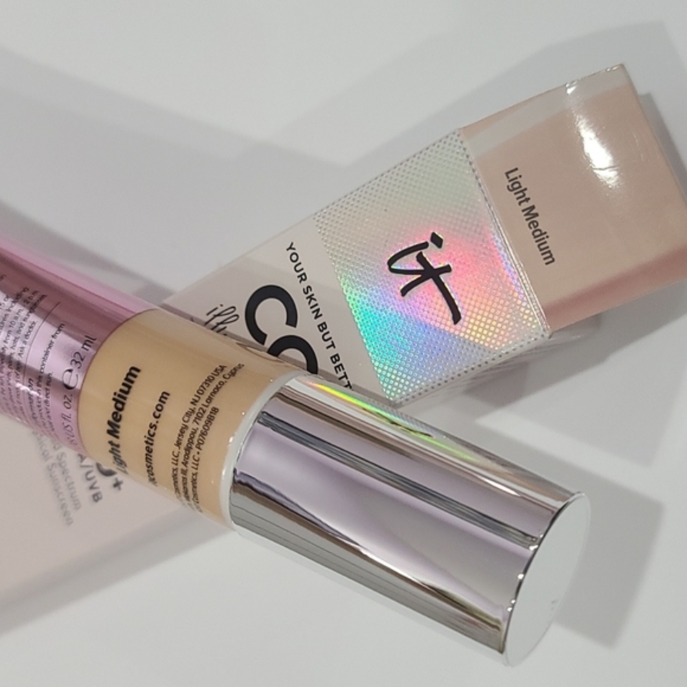 1/2 PRICE ✅ It Cosmetics CC+ Illumination SPF 50+ Anti-Aging ✨Exp 2026 NIB - Picture 10 of 16